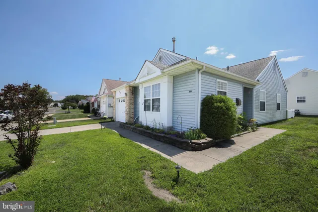 $299,999 | 662 Barbados Drive, Williamstown, NJ 08094