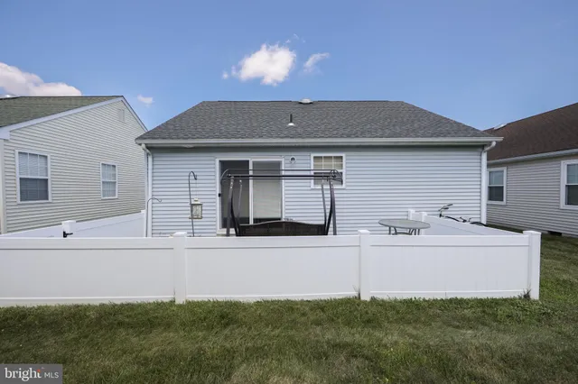 $299,999 | 662 Barbados Drive, Williamstown, NJ 08094