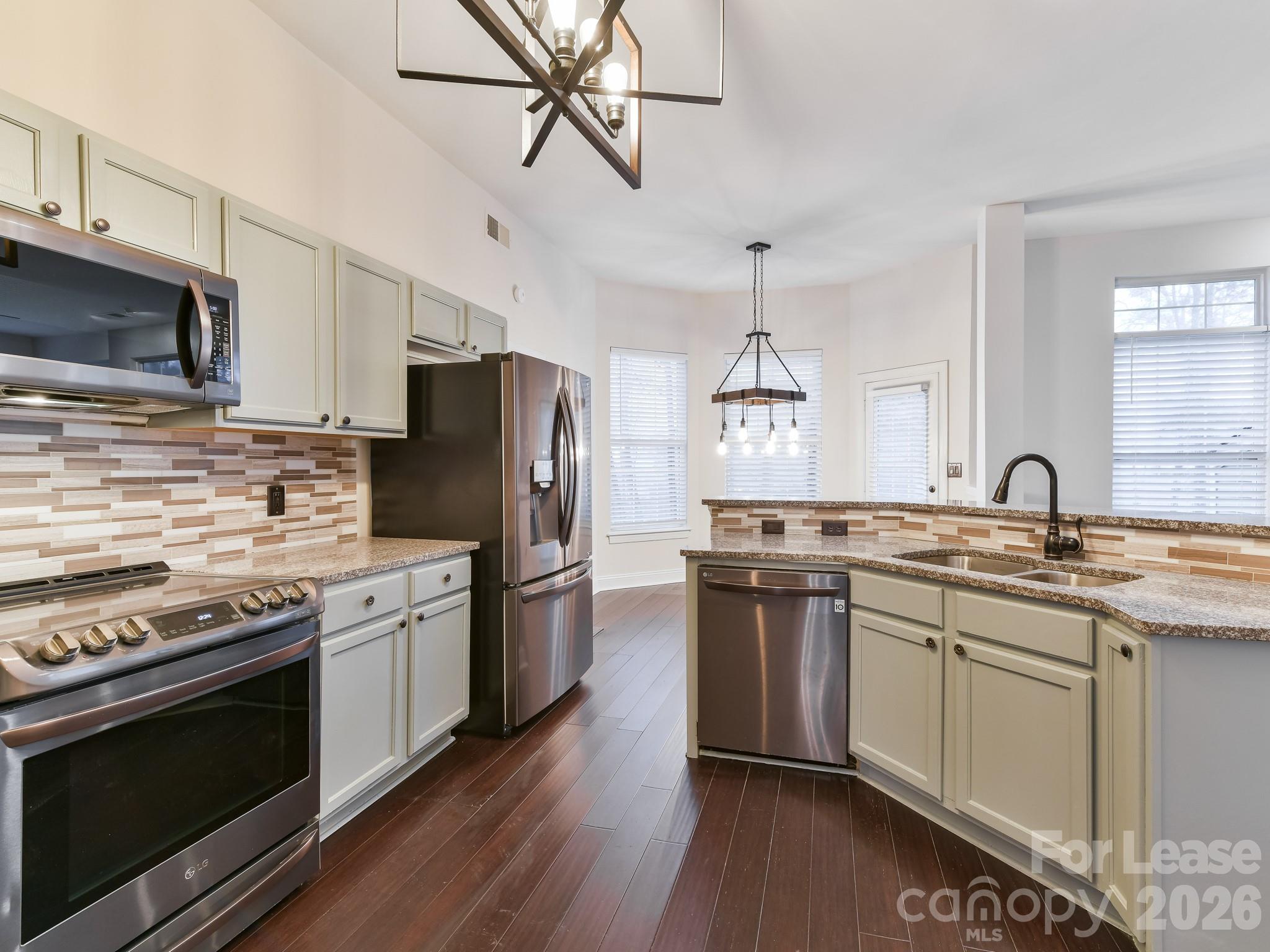 6820 Charter Hills Road Charlotte, NC 28277 - Photo 3 of 44