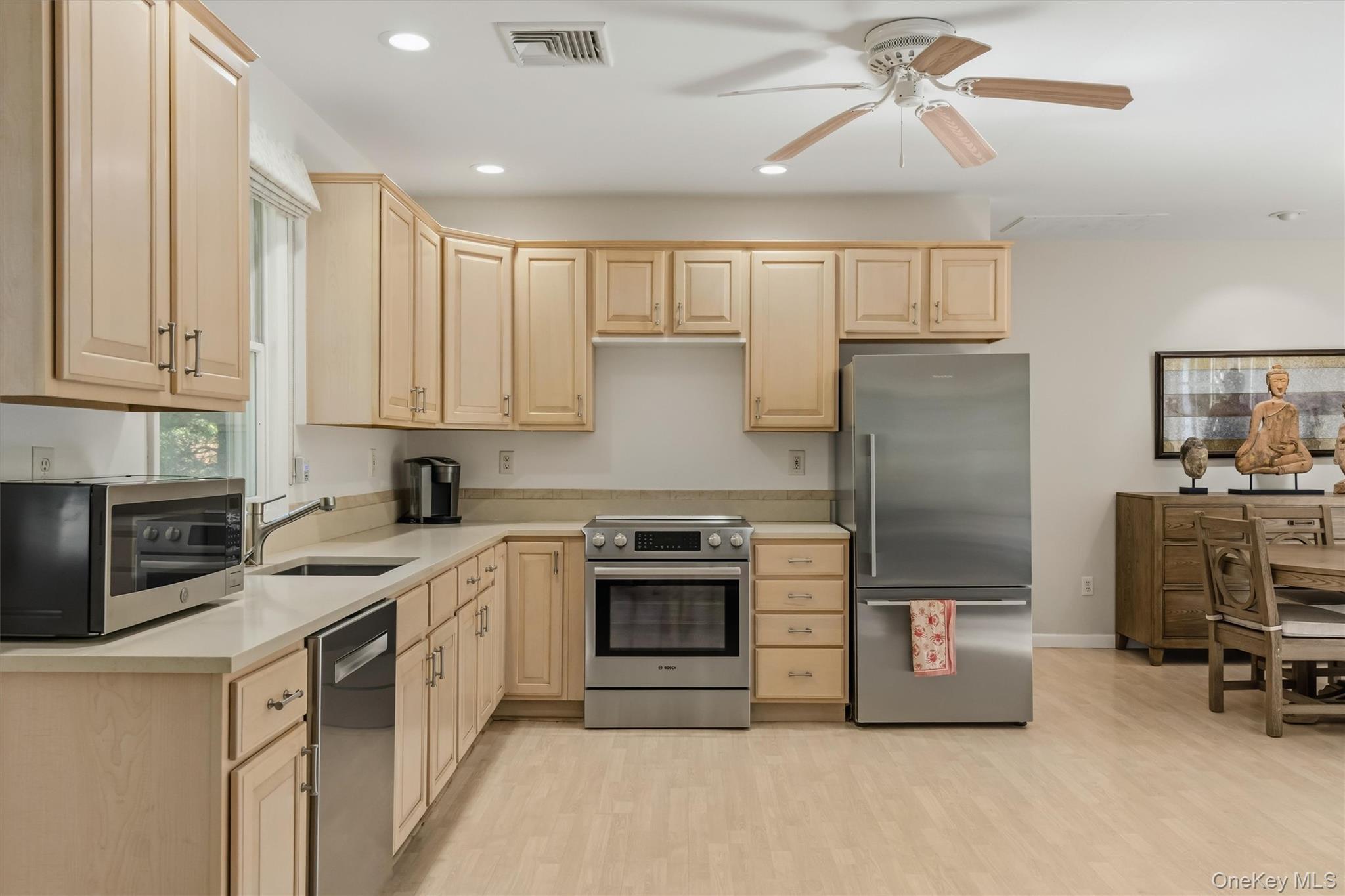 136 Lake Road New Windsor, NY 12553 - Photo 6 of 46 Gallery Image 6