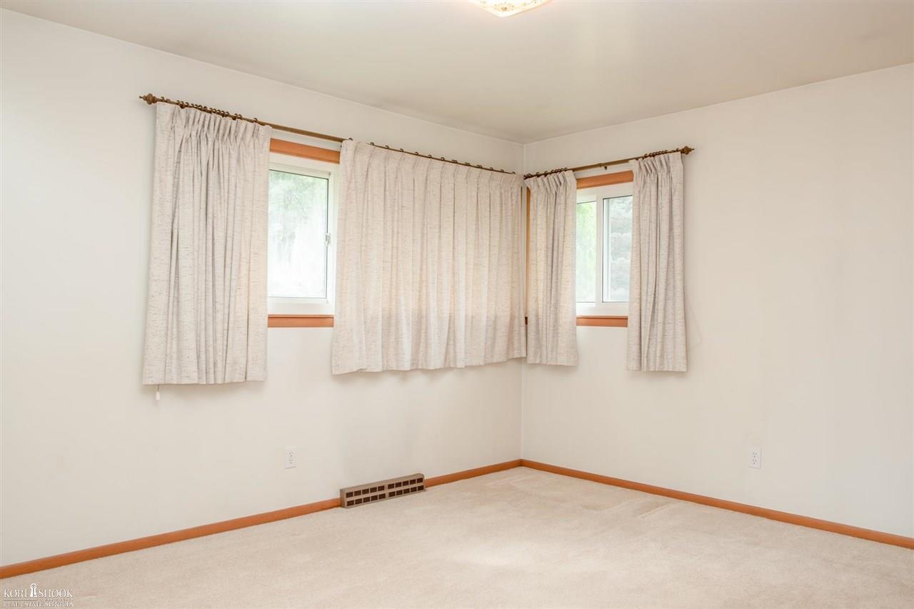 4121 South State Road Durand, MI 48429 - Photo 9 of 29 50081956-8.JPG