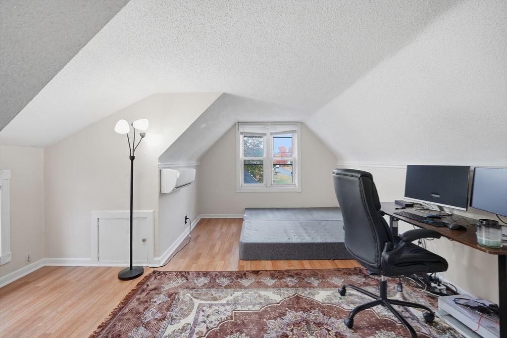 63 Peer Street Springfield, MA 01109 - Photo 17 of 41