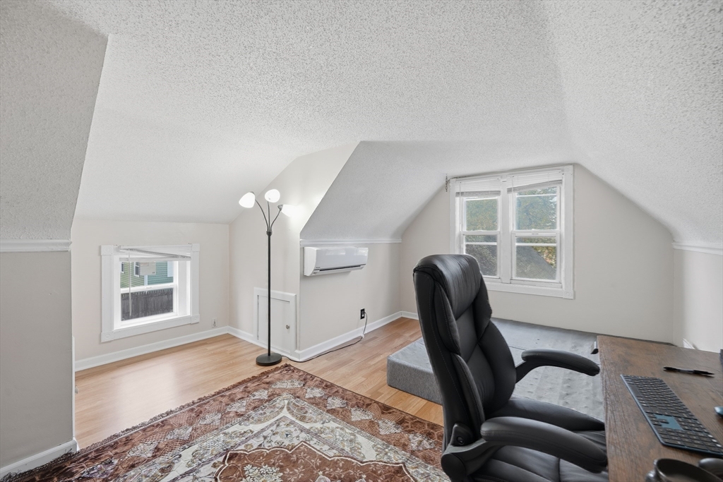 63 Peer Street Springfield, MA 01109 - Photo 18 of 41