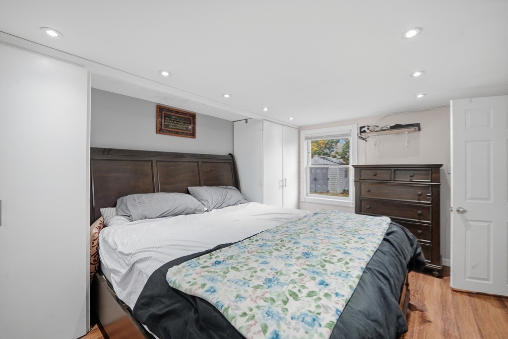 63 Peer Street Springfield, MA 01109 - Photo 28 of 41