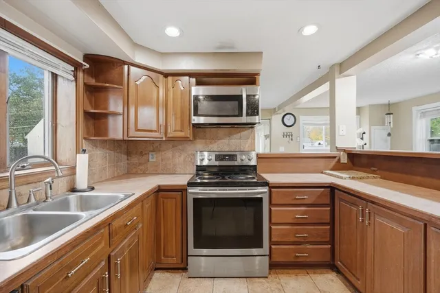 $279,000 | 63 Peer Street, Springfield, MA 01109