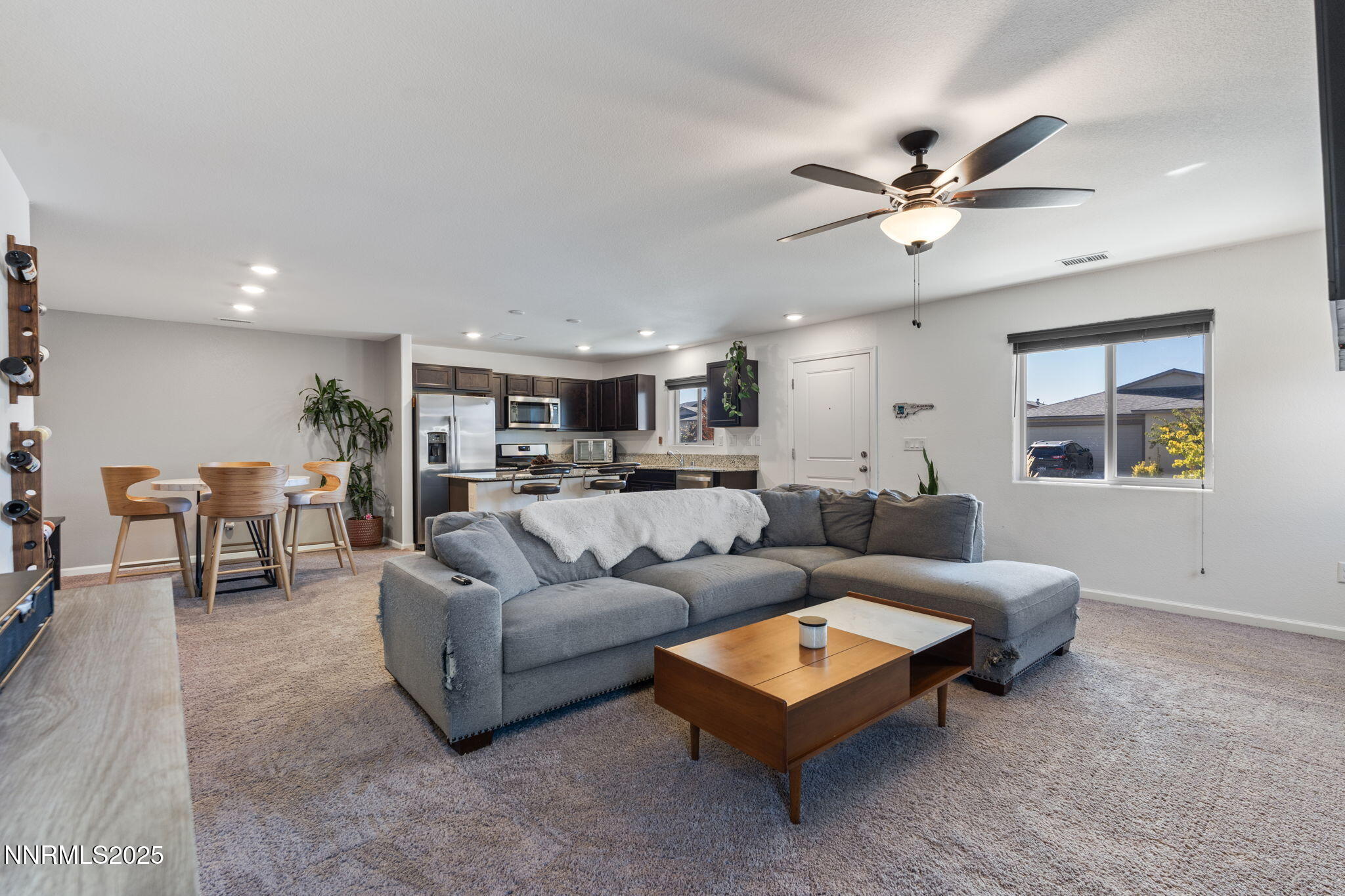 673 Mcgill Drive Reno, NV 89506 - Photo 21 of 34 a living room with furniture