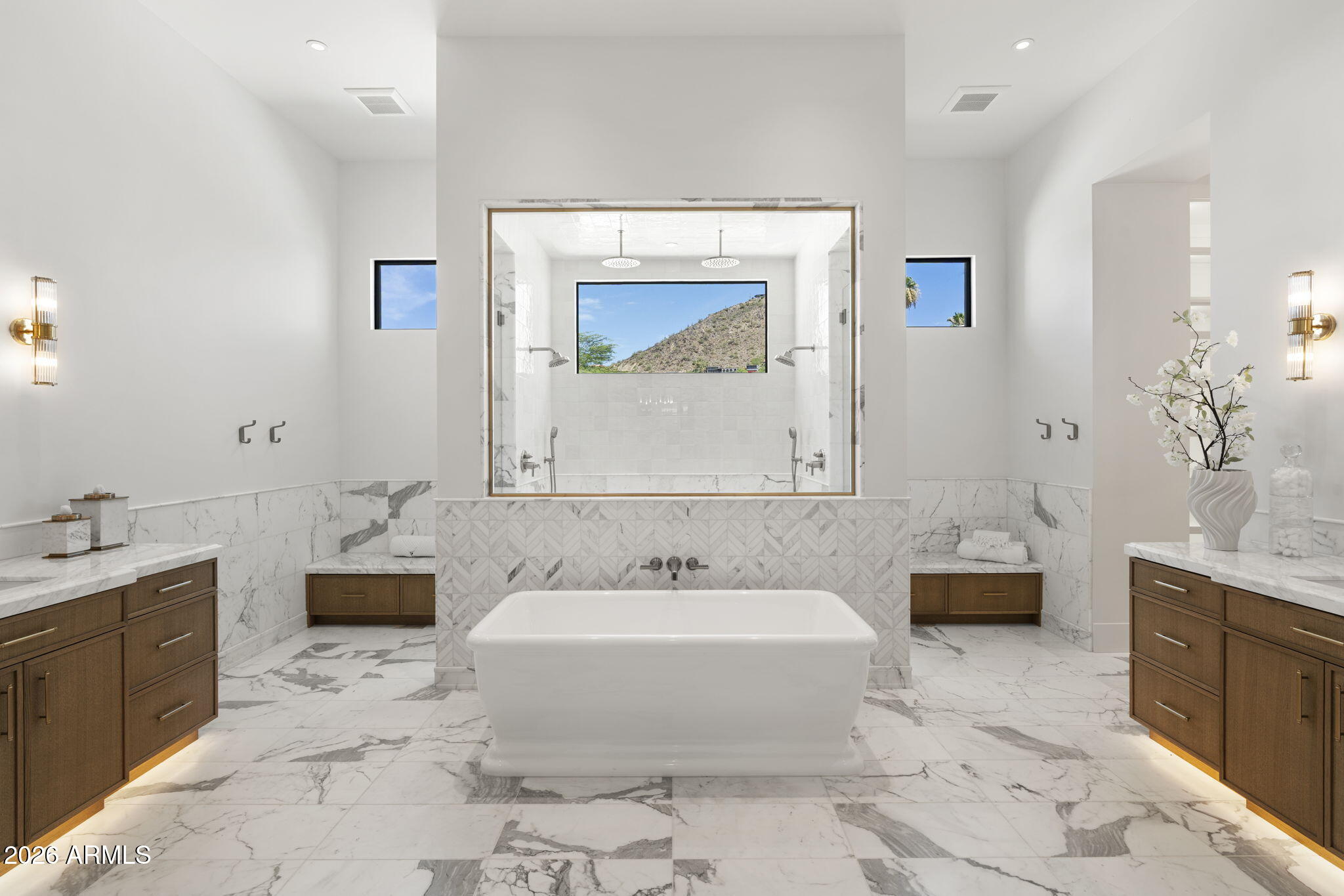 6610 North Mountain View Road Paradise Valley, AZ 85253 - Photo 22 of 32 Primary Bath