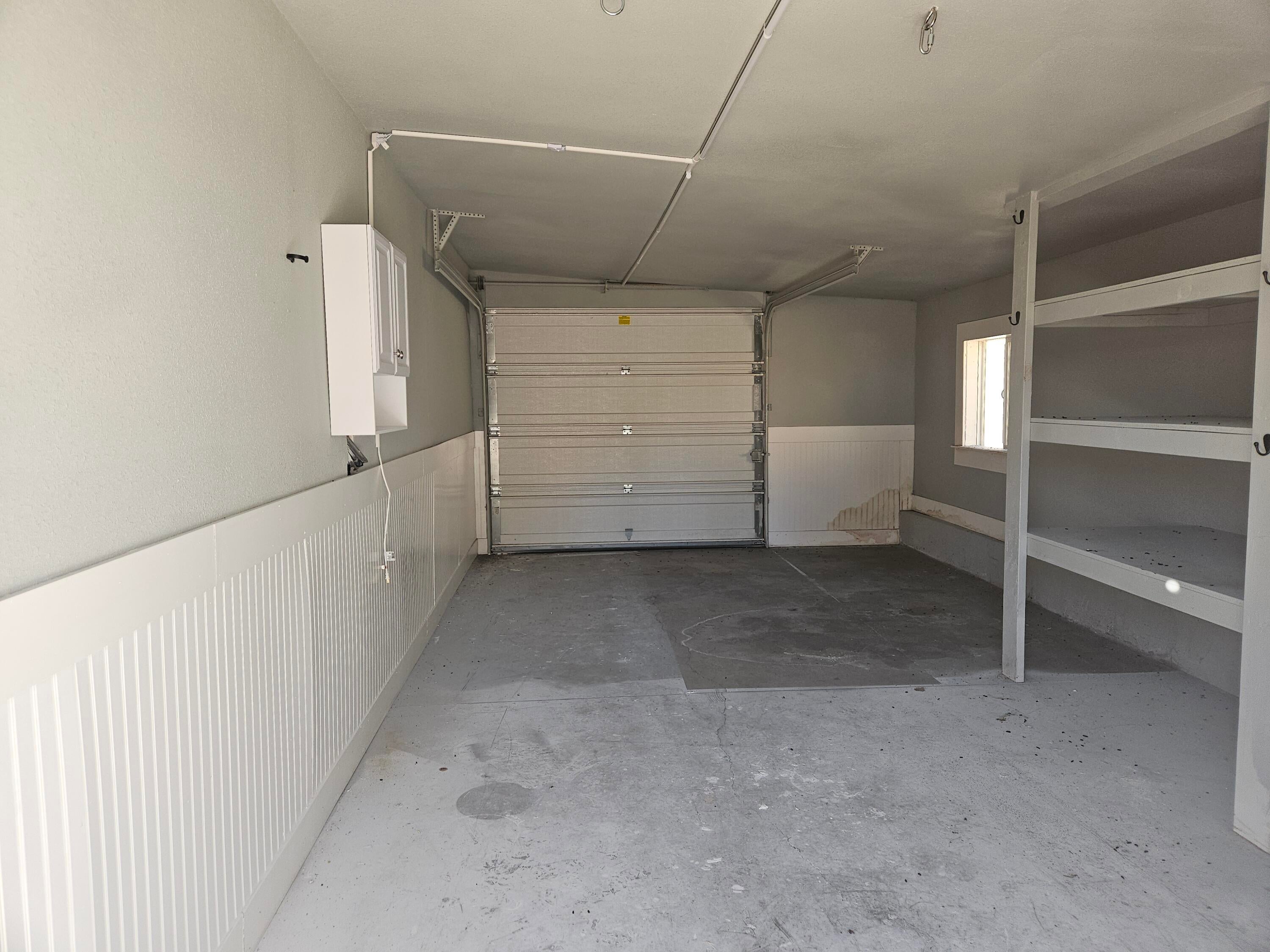 11435 Hill Road Klamath Falls, OR 97603 - Photo 25 of 29 20 Garage interior