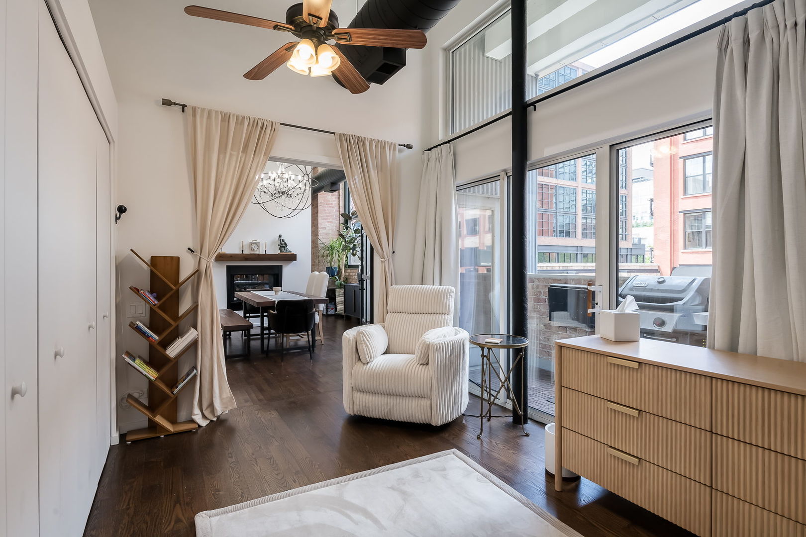 Undisclosed Address Chicago, IL 60607 - Photo 10 of 23