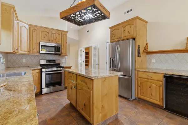 $610,000 | 520 West 9th Street, Tracy, CA 95376
