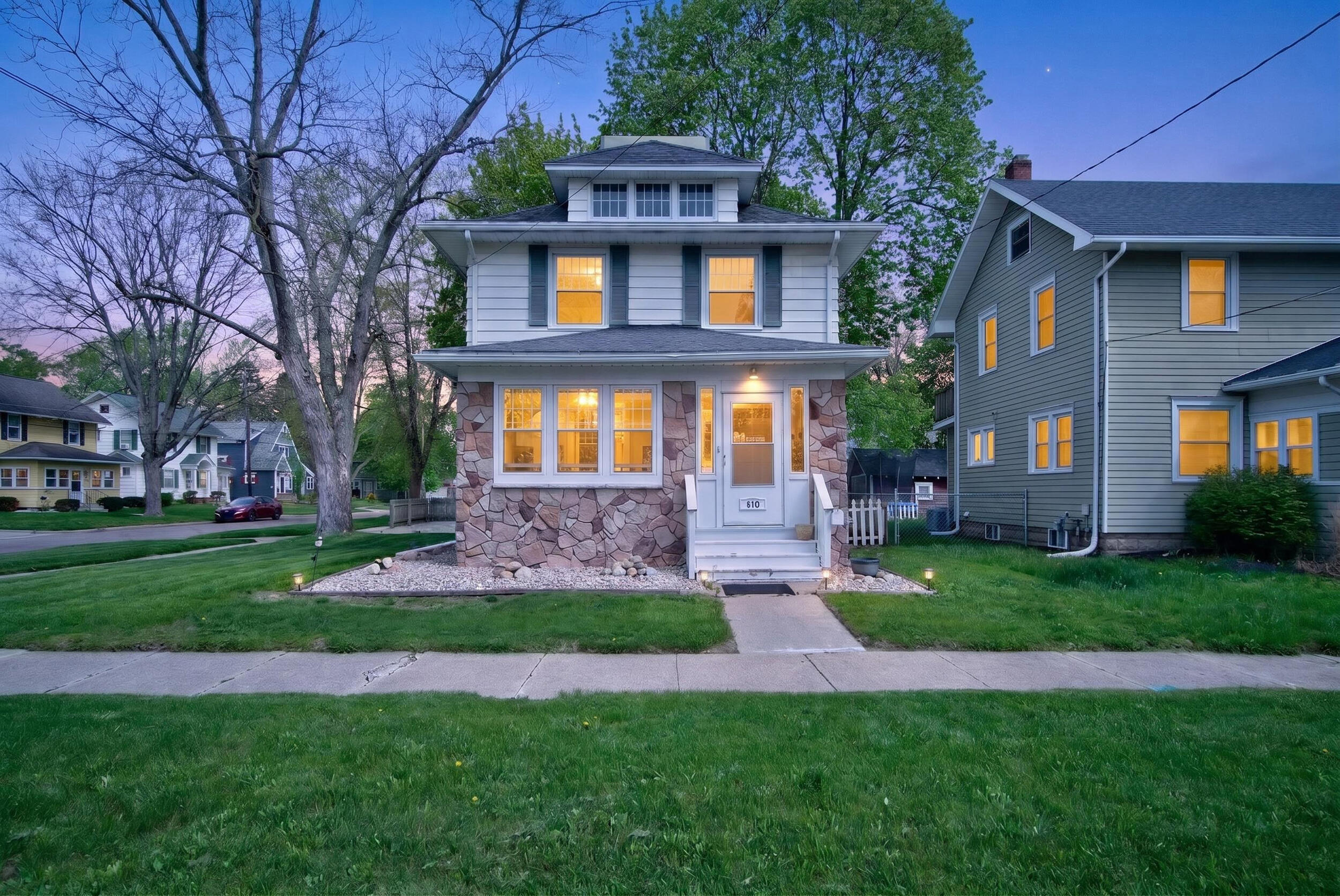 810 Union Street Jackson, MI 49203 - Photo 2 of 46 3_810 union st jackson mi - 00044