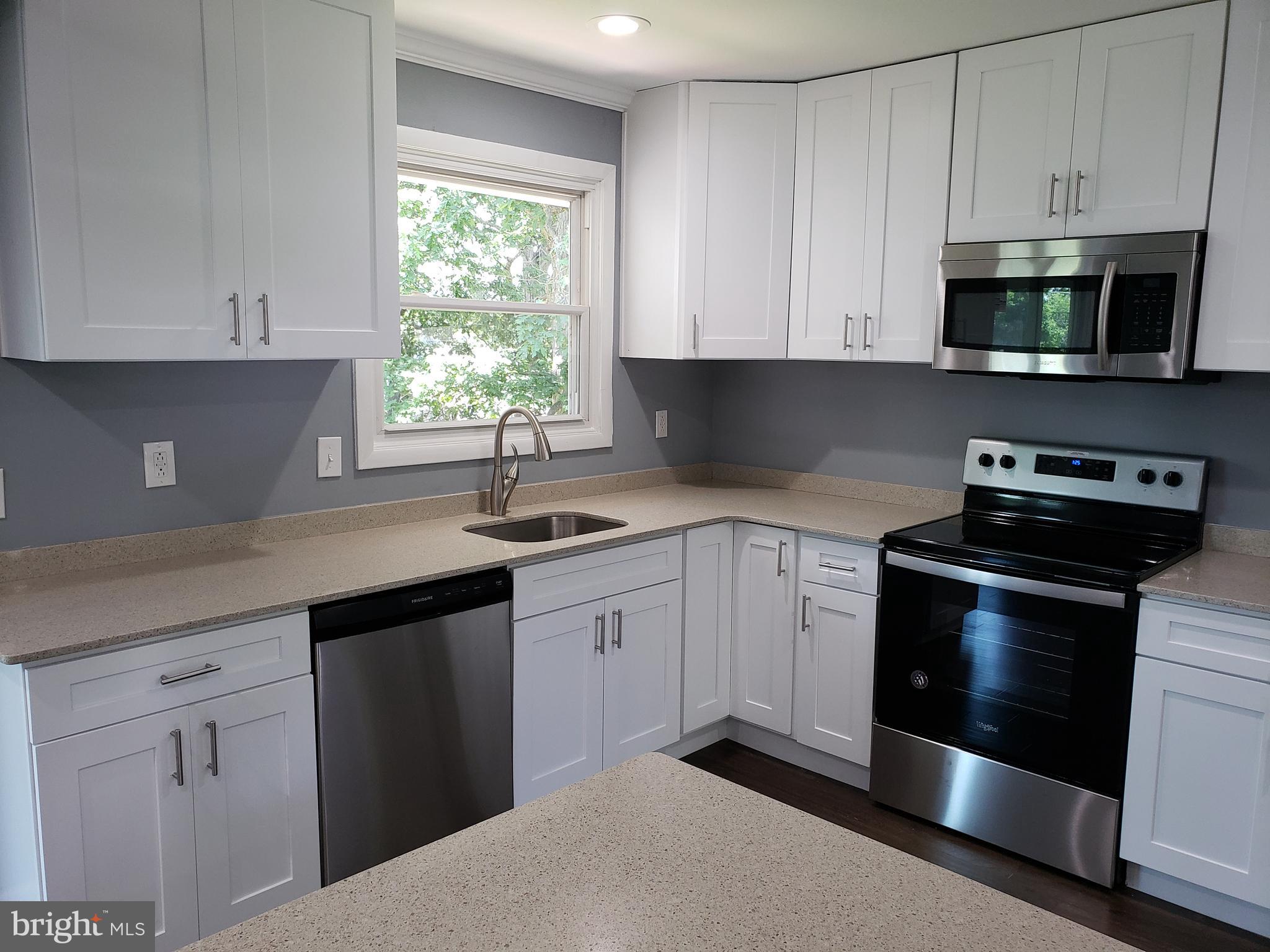 1702 Lomax Road Baltimore, MD 21244 - Photo 4 of 38