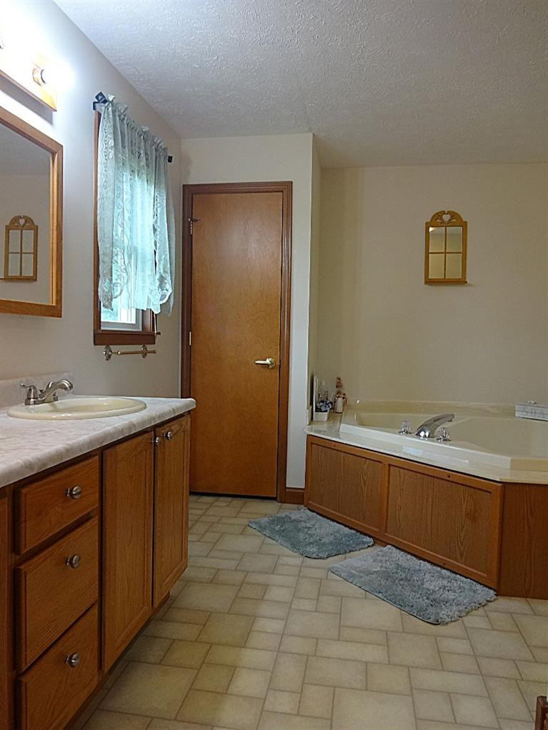 12616 Townsend Road Milan, MI 48160 - Photo 14 of 26 Photo 14