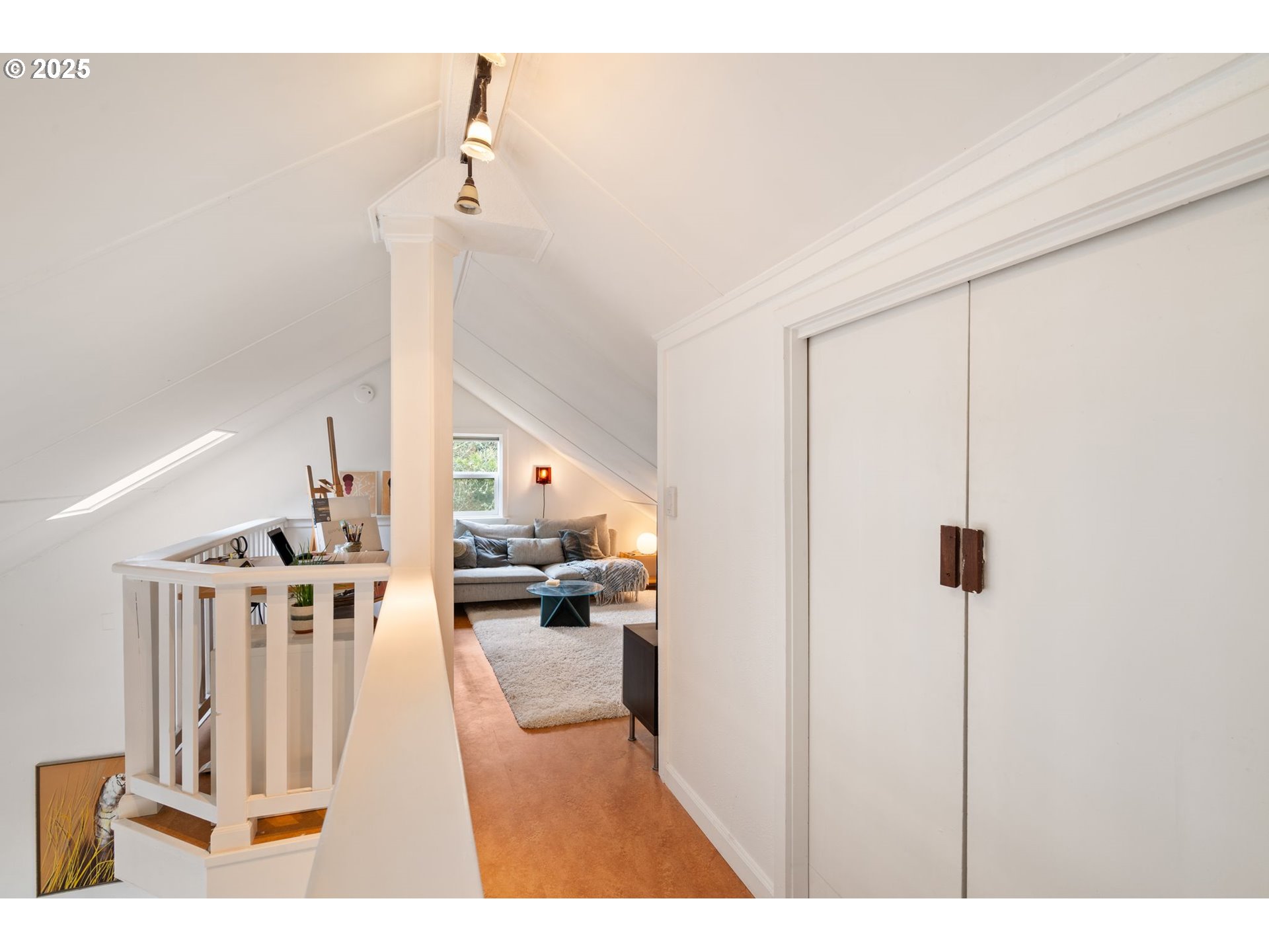 7504 Southwest Barnes Road Portland, OR 97225 - Photo 18 of 29 Gallery Image 18