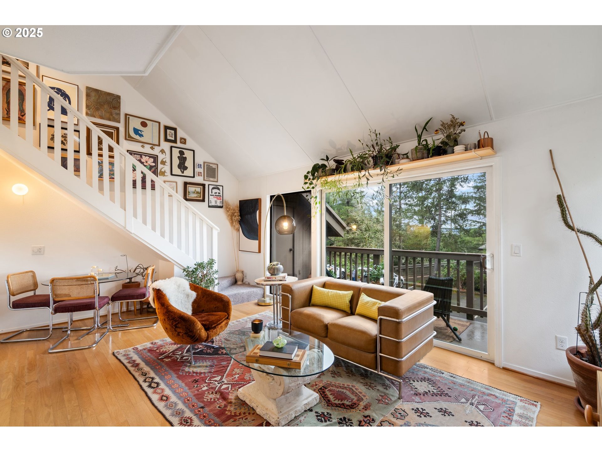 7504 Southwest Barnes Road Portland, OR 97225 - Photo 5 of 29 Gallery Image 5