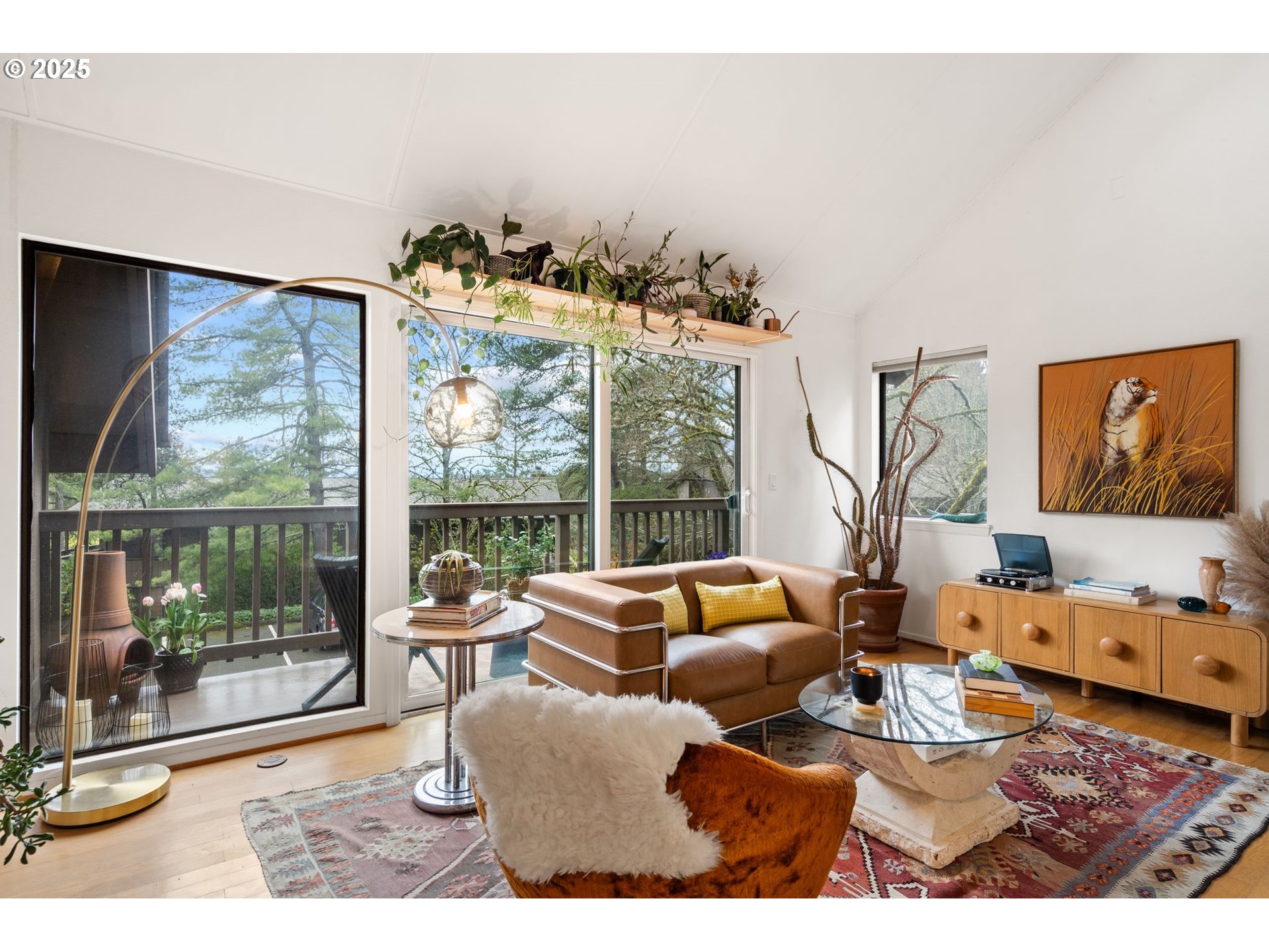 7504 Southwest Barnes Road Portland, OR 97225 - Photo 7 of 29 Gallery Image 7