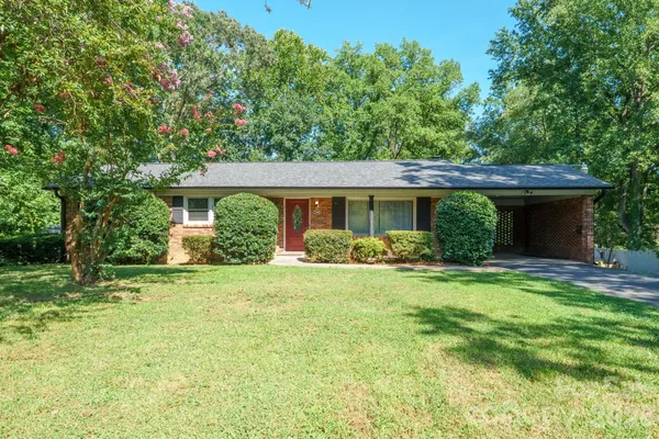 $385,000 | 2300 Brookwood Road, Lincolnton, NC 28092