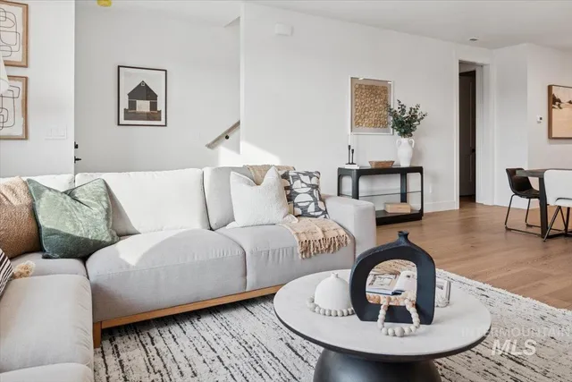 $499,900 | 2046 West Freya Court, Eagle, ID 83616