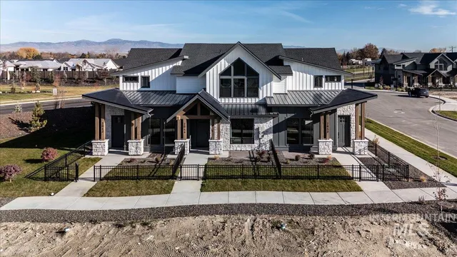 $499,900 | 2046 West Freya Court, Eagle, ID 83616