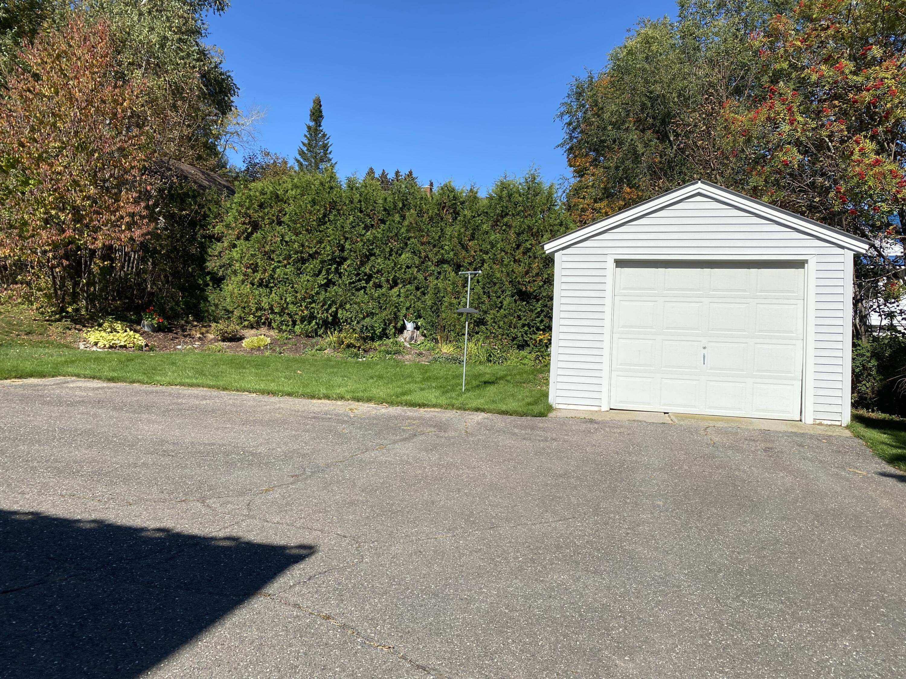 8 Pilgrim Rd Caribou (9)