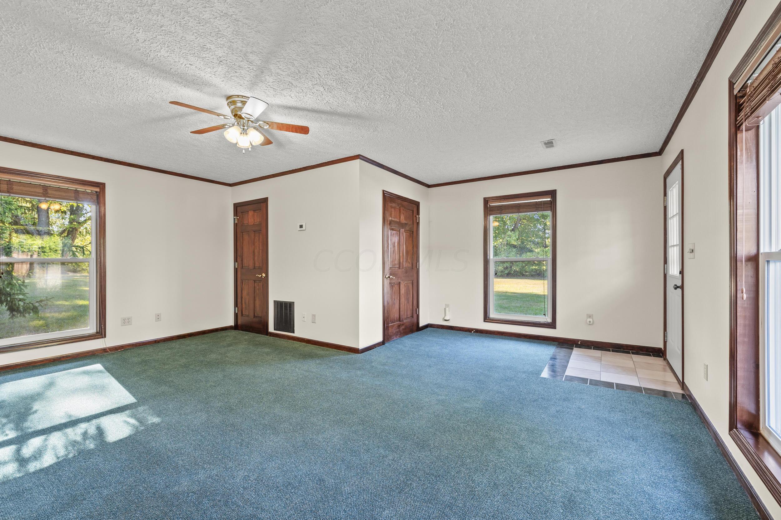 4605 Summit Road Southwest Pataskala, OH 43062 - Photo 29 of 44 living room 01