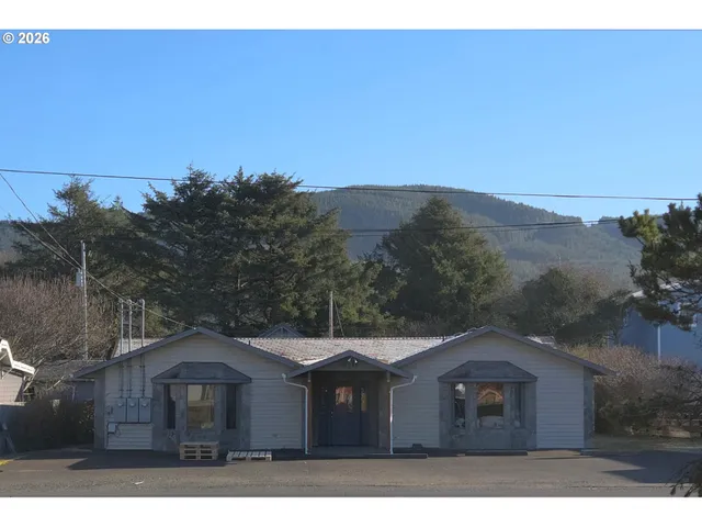 $359,000 | 316 North Highway 101, Rockaway Beach, OR 97136