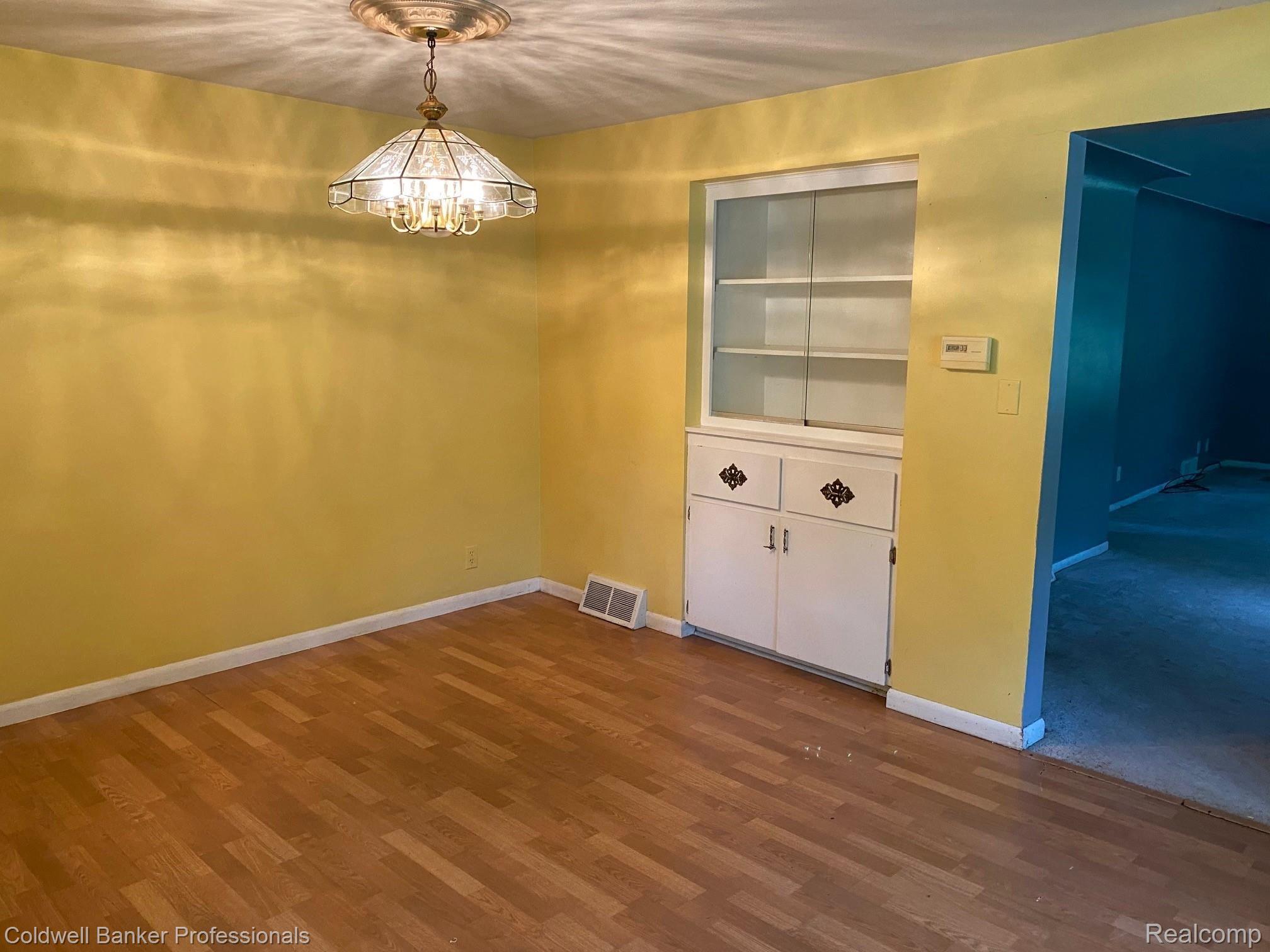 11645 Lansing Road Durand, MI 48429 - Photo 8 of 17 8 11645 Diningroom.jpg