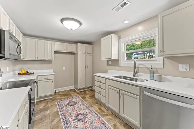 $424,000 | 119 West Victoria Road, Spartanburg, SC 29301