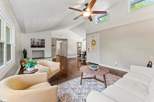 $424,000 | 119 West Victoria Road, Spartanburg, SC 29301