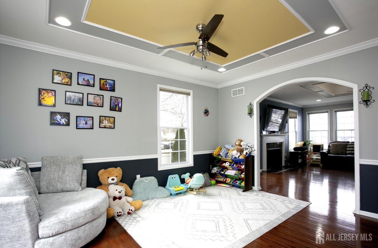 88 Bordentown Crosswicks Road Chesterfield, NJ 08515 - Photo 7 of 47 a living room with furniture and a large window