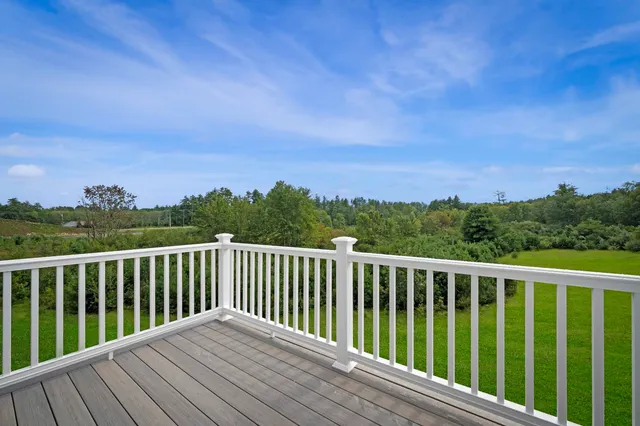 $484,900 | 1 Autumn Lane, Raymond, NH 03077