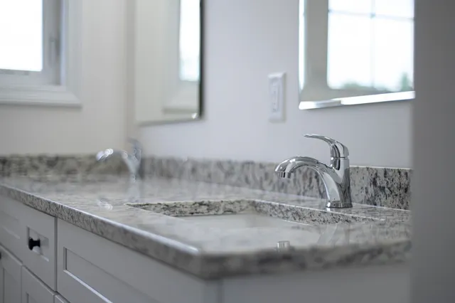 $484,900 | 1 Autumn Lane, Raymond, NH 03077