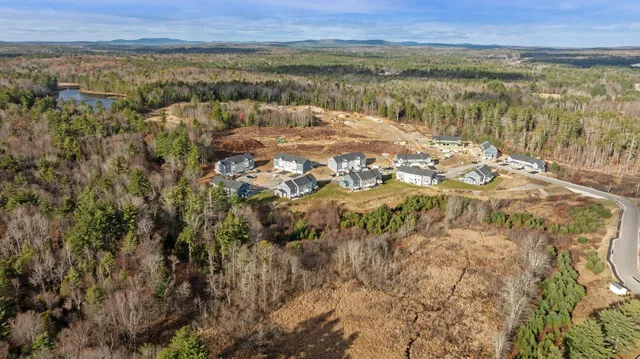 $484,900 | 1 Autumn Lane, Raymond, NH 03077