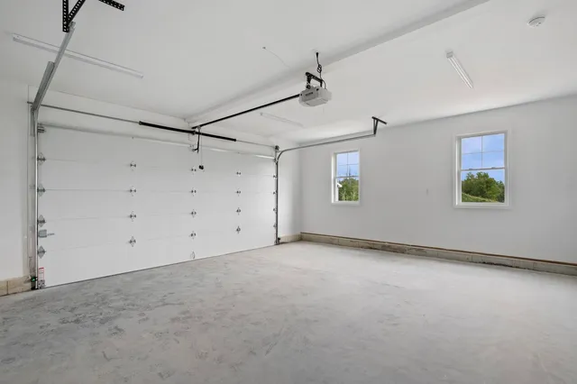 $484,900 | 1 Autumn Lane, Raymond, NH 03077