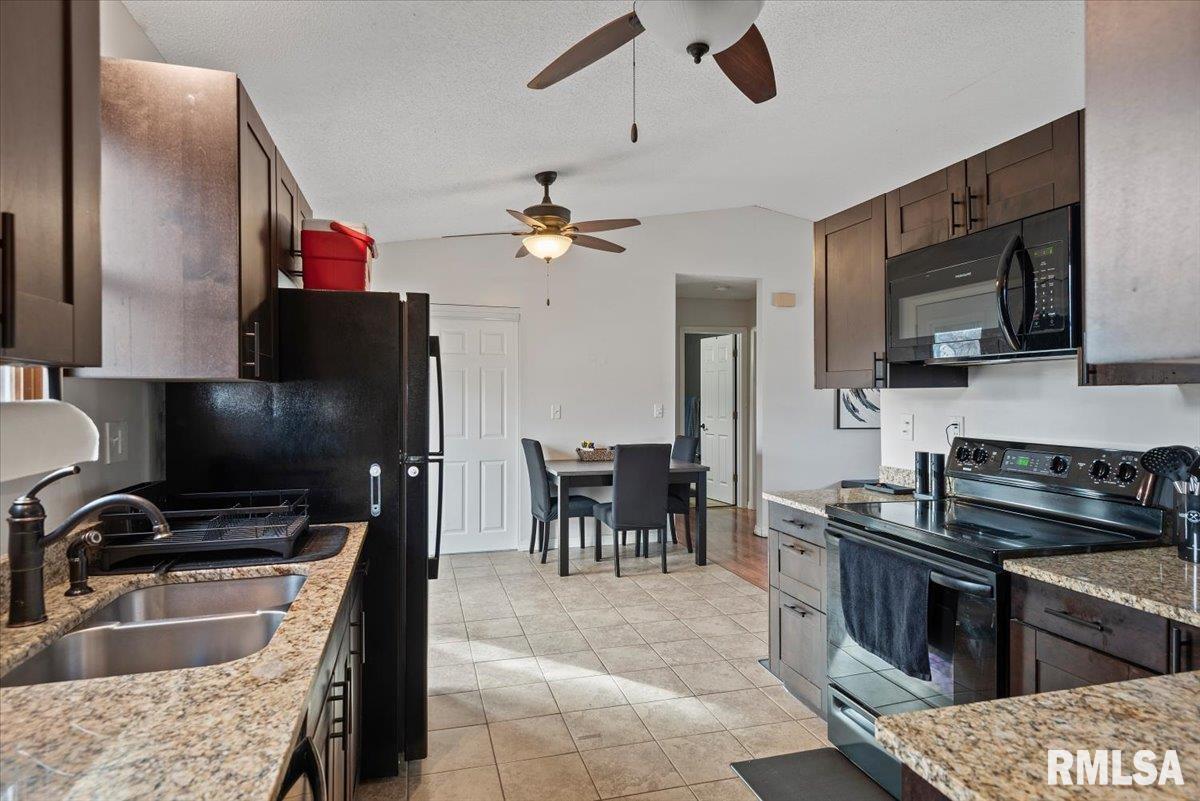 904 Diane Court Springfield, IL 62702 - Photo 11 of 25