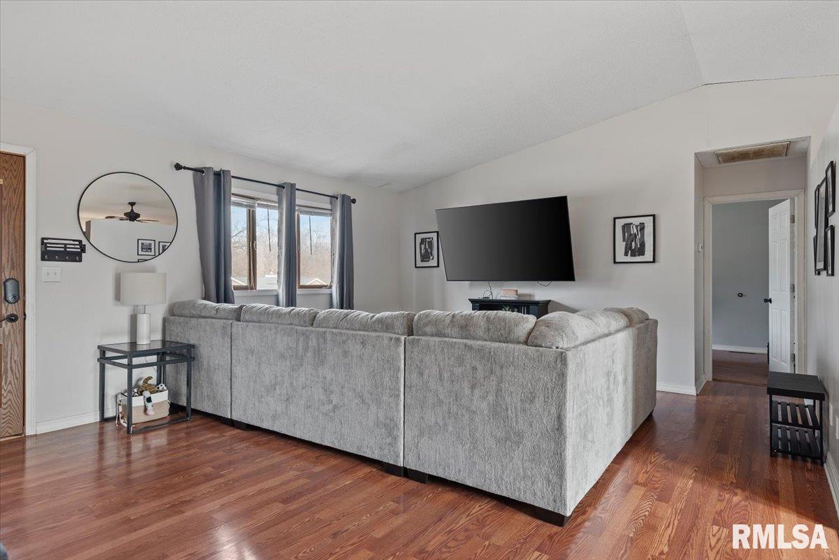 904 Diane Court Springfield, IL 62702 - Photo 3 of 25