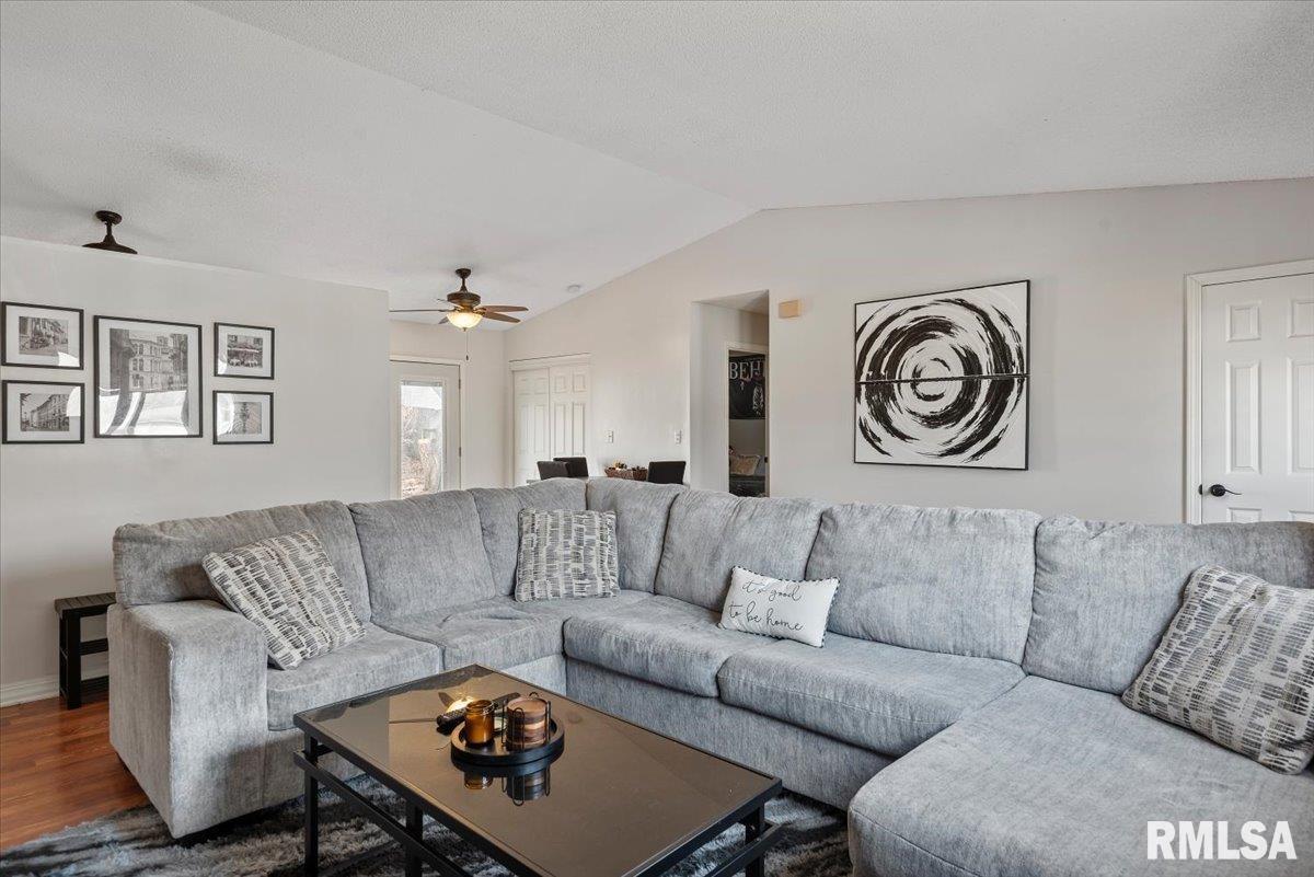 904 Diane Court Springfield, IL 62702 - Photo 5 of 25