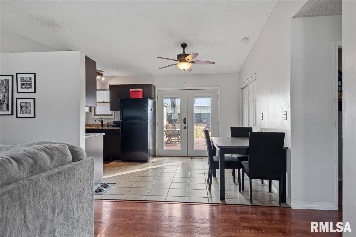 904 Diane Court Springfield, IL 62702 - Photo 6 of 25