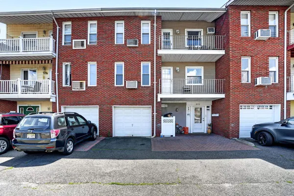 $725,000 | 502 Avenue C, Bayonne, NJ 07002