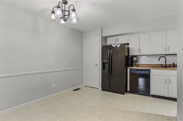 $99,900 | 10381 Oxford Hill Drive, Unit 6, St. Louis, MO 63146