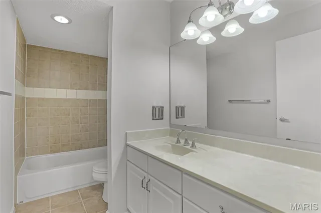 $99,900 | 10381 Oxford Hill Drive, Unit 6, St. Louis, MO 63146