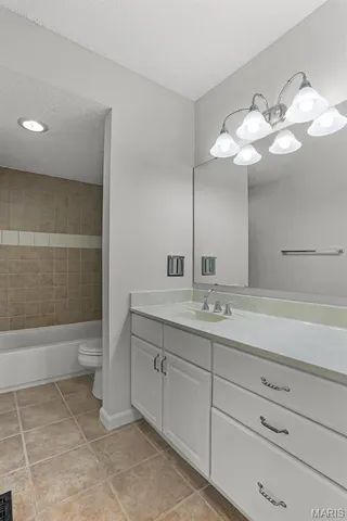 $99,900 | 10381 Oxford Hill Drive, Unit 6, St. Louis, MO 63146