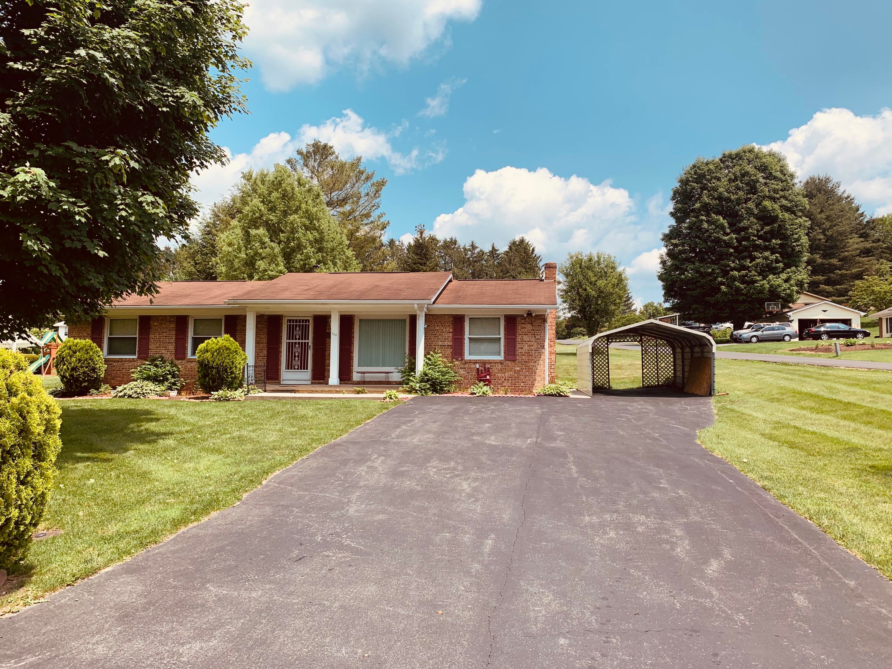 120 Sunset Cir Road Lewisburg, WV 24901 - Photo 2 of 19 Gallery Image 2