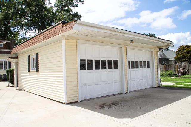 $154,900 | 110 West 10th Street, Streator, IL 61364