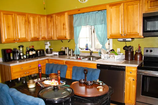 $154,900 | 110 West 10th Street, Streator, IL 61364