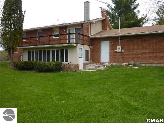 9635 North Green Road Farwell, MI 48622 - Photo 2 of 13 1769444-1.JPG