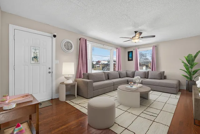 $299,900 | 700 22nd Avenue, Bellwood, IL 60104