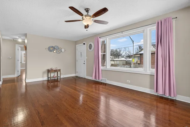 $299,900 | 700 22nd Avenue, Bellwood, IL 60104