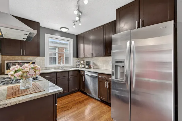 $299,900 | 700 22nd Avenue, Bellwood, IL 60104