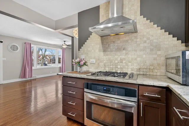 $299,900 | 700 22nd Avenue, Bellwood, IL 60104